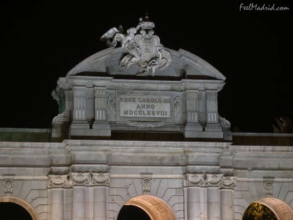Puerta de Alcalá at Night