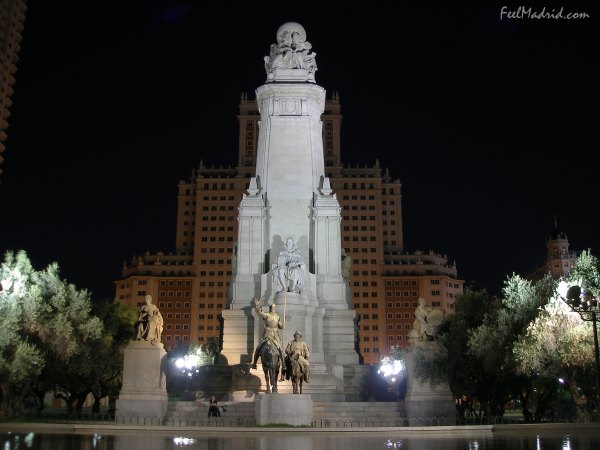 Plaza de España at Night