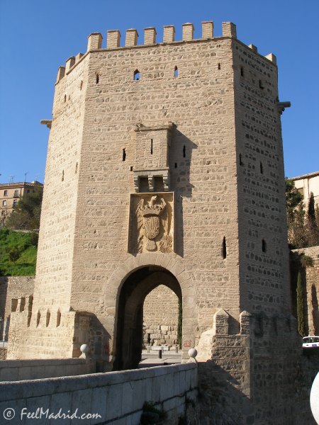 Fortified gate over Bridge of Alcntara, Toledo